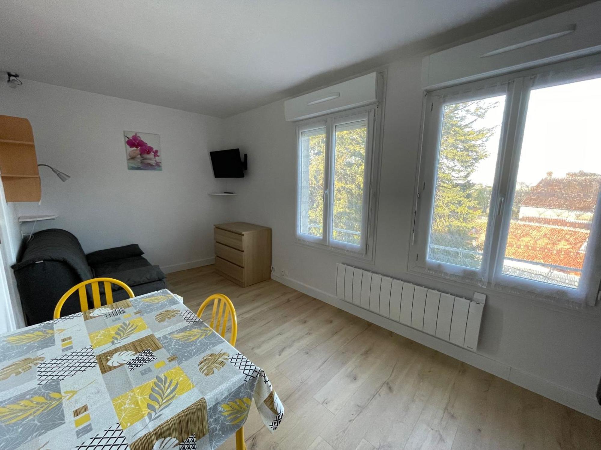 Meuble De Tourisme Dans Parc Arbore 1000M2 - Sejour-La-Roche Eperon La Roche-Posay Bilik gambar